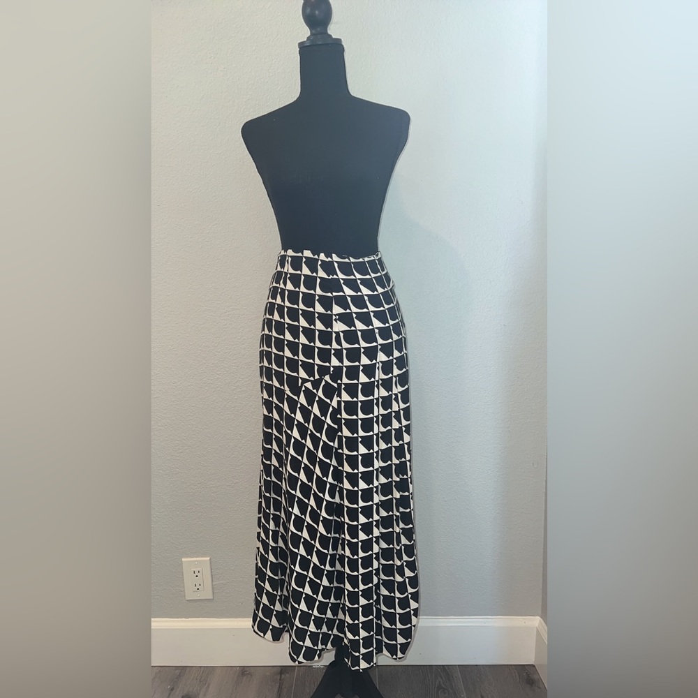 Zara Women's Midi Length Geometric 
Print Side Slit Skirt Size Xsmall